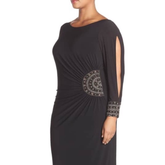 Black evening gown - Picture 4 of 8